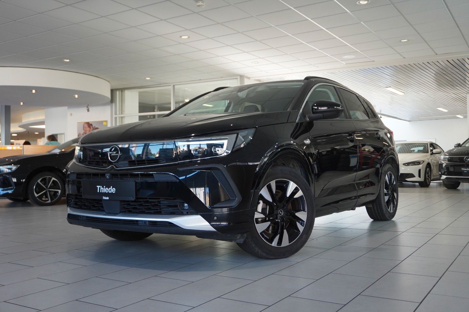 Fahrzeugabbildung Opel Grandland (X) ULTIMATE 4HYBRID NAVI/LED/SPORT/SH