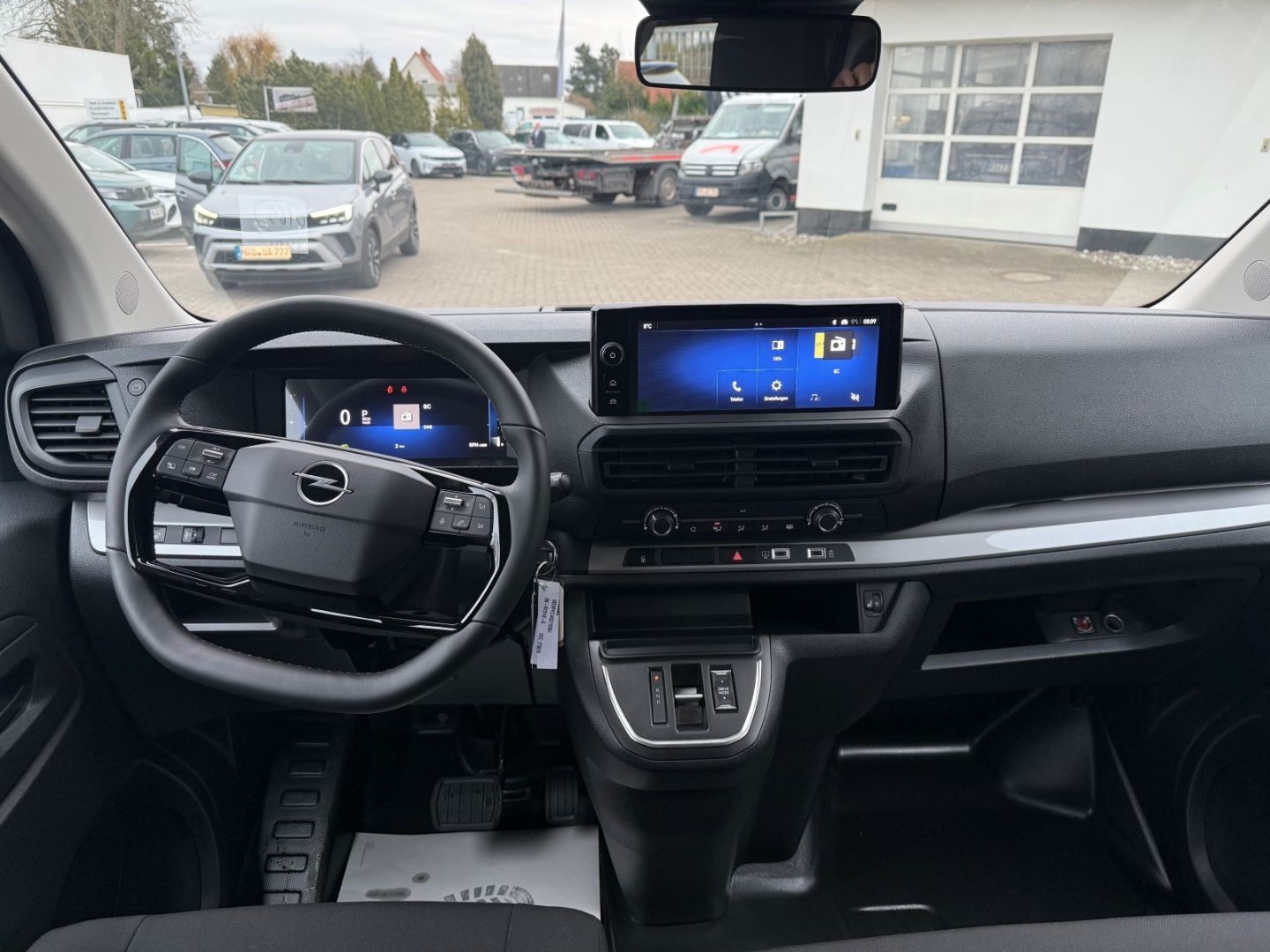 Fahrzeugabbildung Opel Vivaro L3 Doppelkabine XL D 180 Automatik