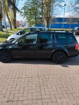 Volkswagen VW Golf 4 1.6 Benzin - Volkswagen Golf aus 2001: Kombi