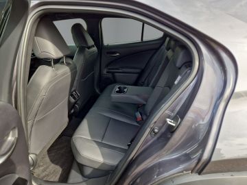 Lexus UX - 11
