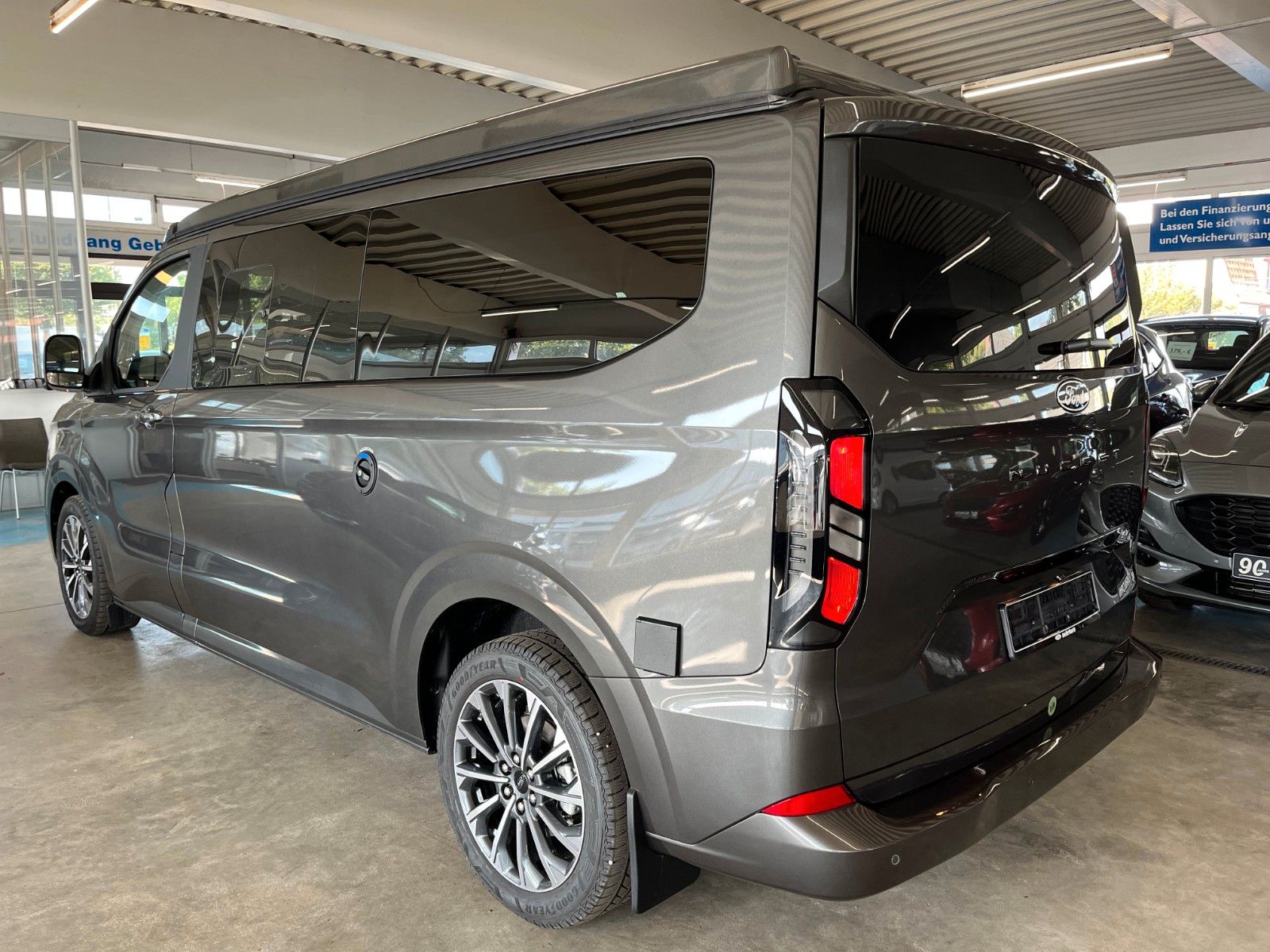 Fahrzeugabbildung Ford NUGGET L2 Titanium Aufstelldach Markise uvm.