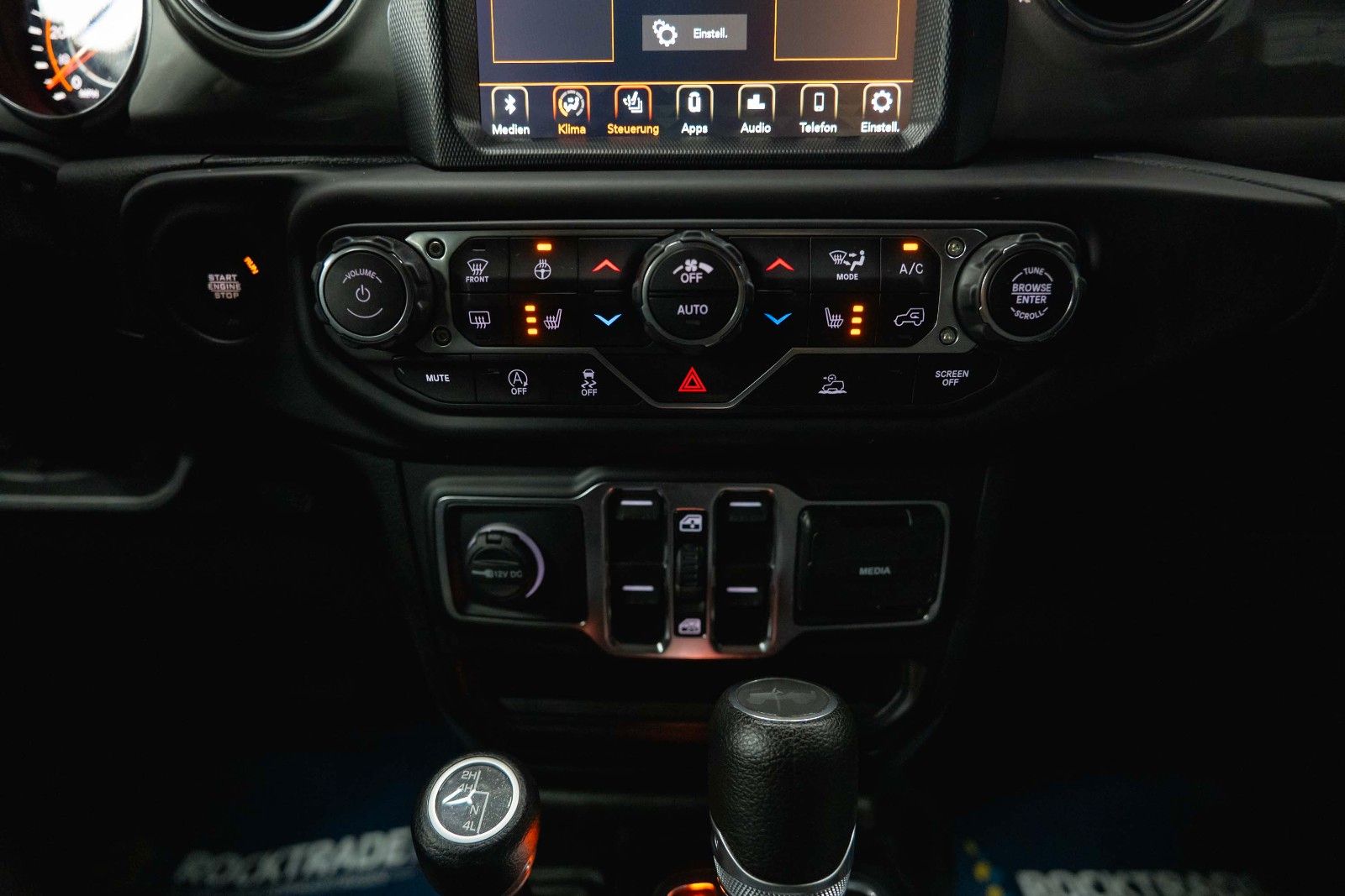 Fahrzeugabbildung Jeep Wrangler 2.0 T UNLIMITED SAHARA OFFROAD 4x4 LED