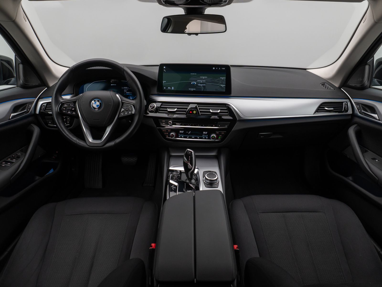 Fahrzeugabbildung BMW 520e  Laser 360° HUD DAB H/K ACC Alarm Komfort