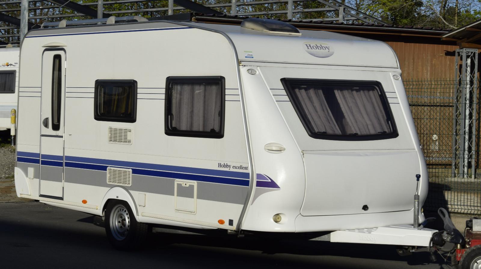 Hobby Excellent 440 SF mit Mover und Vorzelt