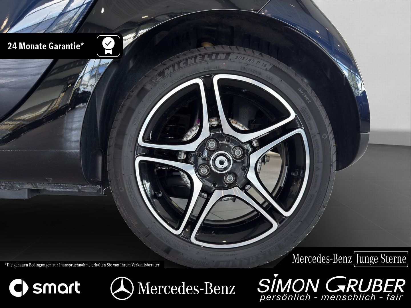 Fahrzeugabbildung Smart fortwo EQ Cabrio Pulse Exclusive JBL Carbon Wint