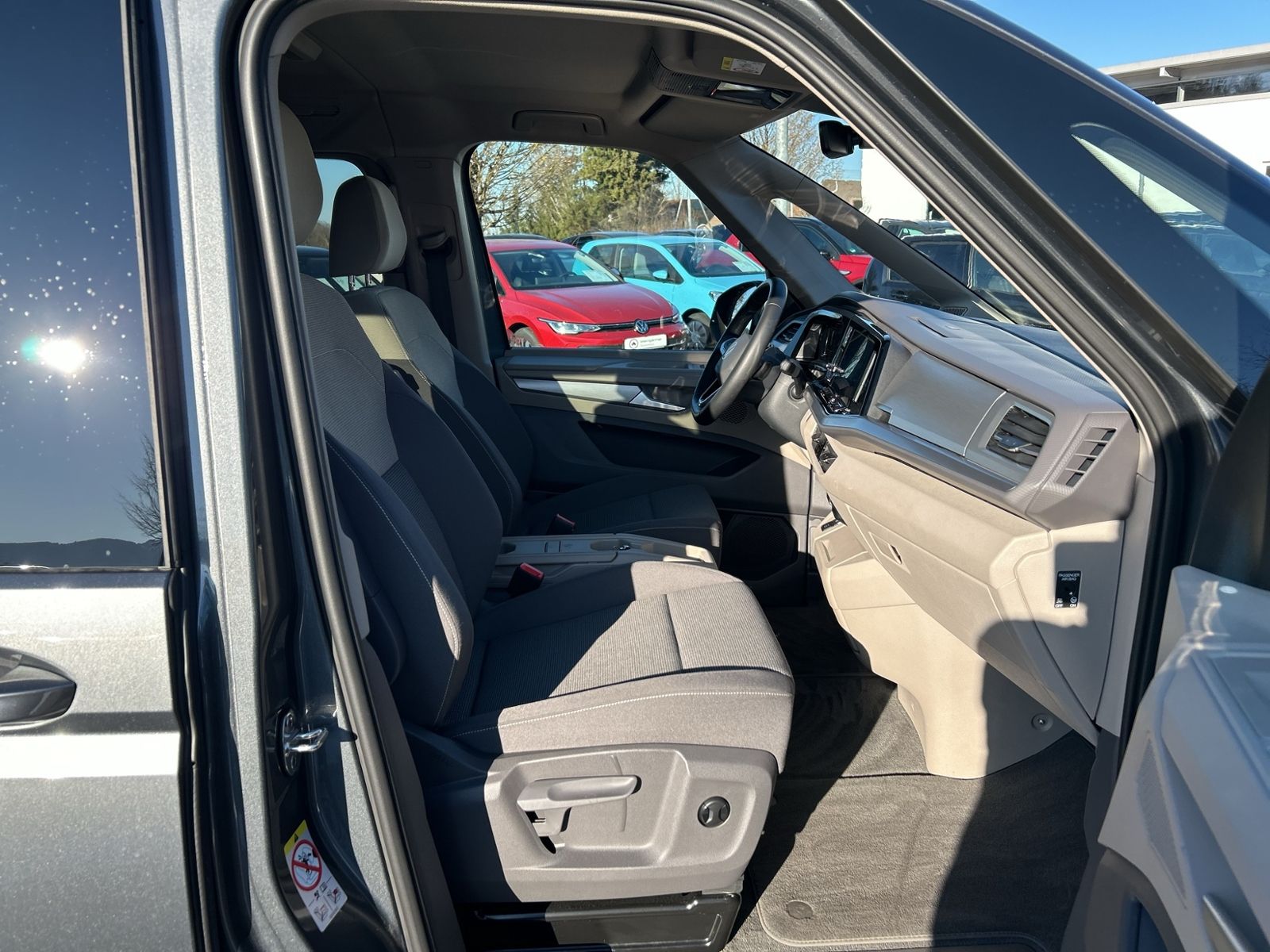 T7 Multivan 2.0 TDI Life kurz, AHK, Discover Pro