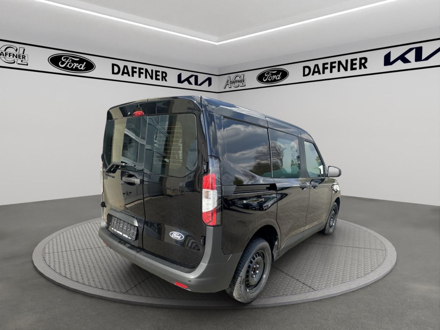 Fahrzeugabbildung Ford Transit Courier Trend Doppelkabine Apple CarPlay