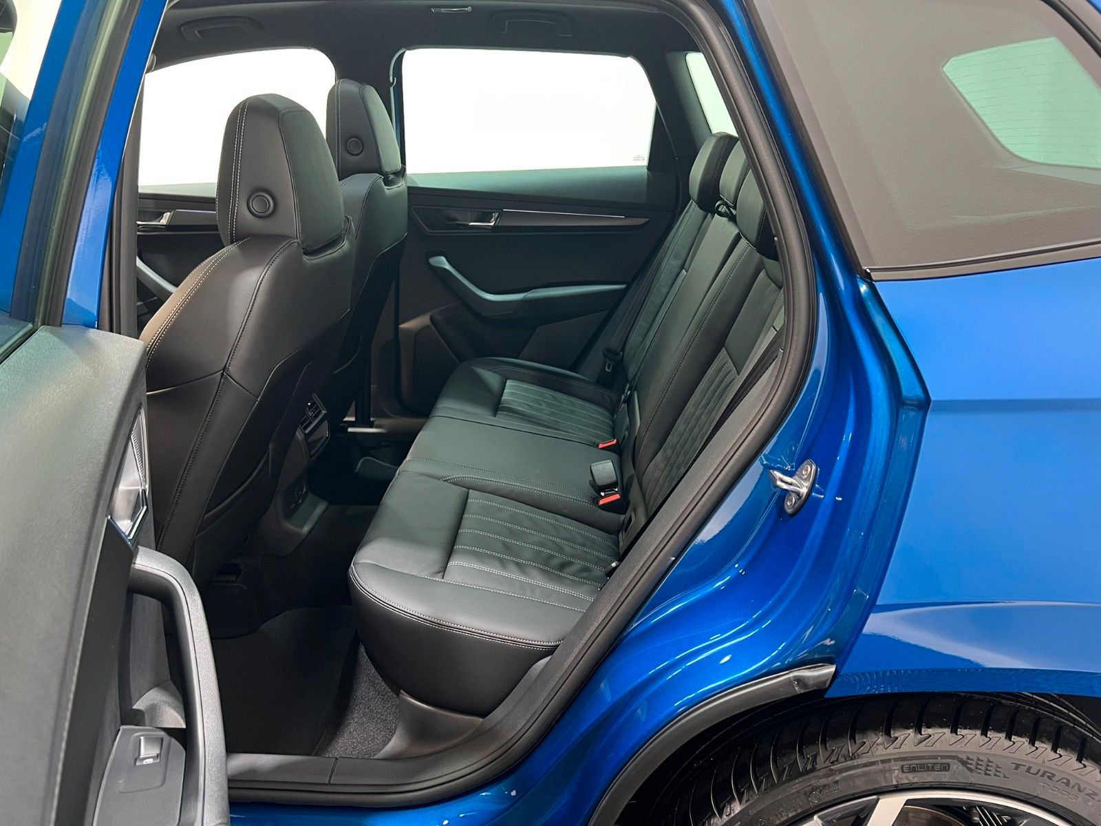 Fahrzeugabbildung SKODA Karoq Sportline 4x4 -Leder - AHK - Pano - Rfk
