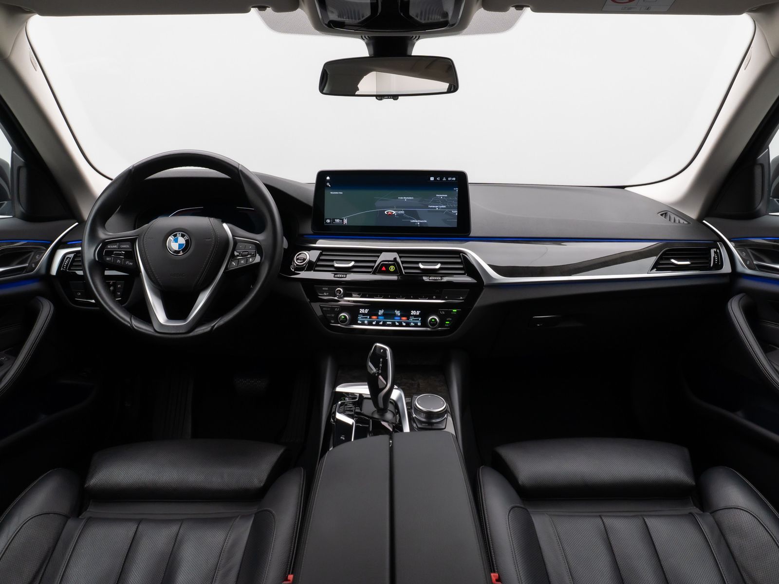 Fahrzeugabbildung BMW 520d xD Kamera HUD DAB HiFi Belüftung Leder Komf