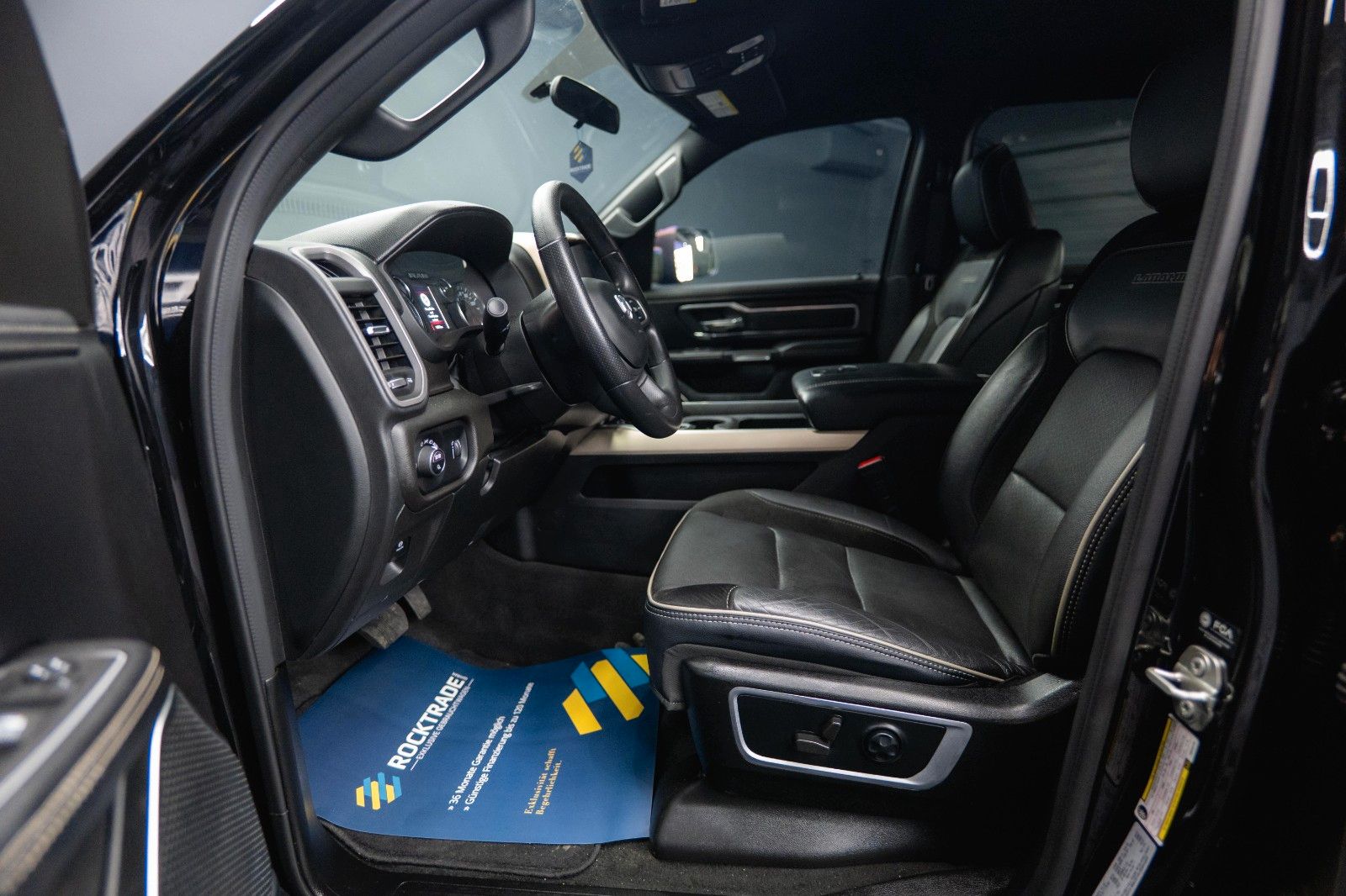 Fahrzeugabbildung Dodge RAM 3.6 V6 4x4 OFFROAD LARAMIE BLACK EDITION LED