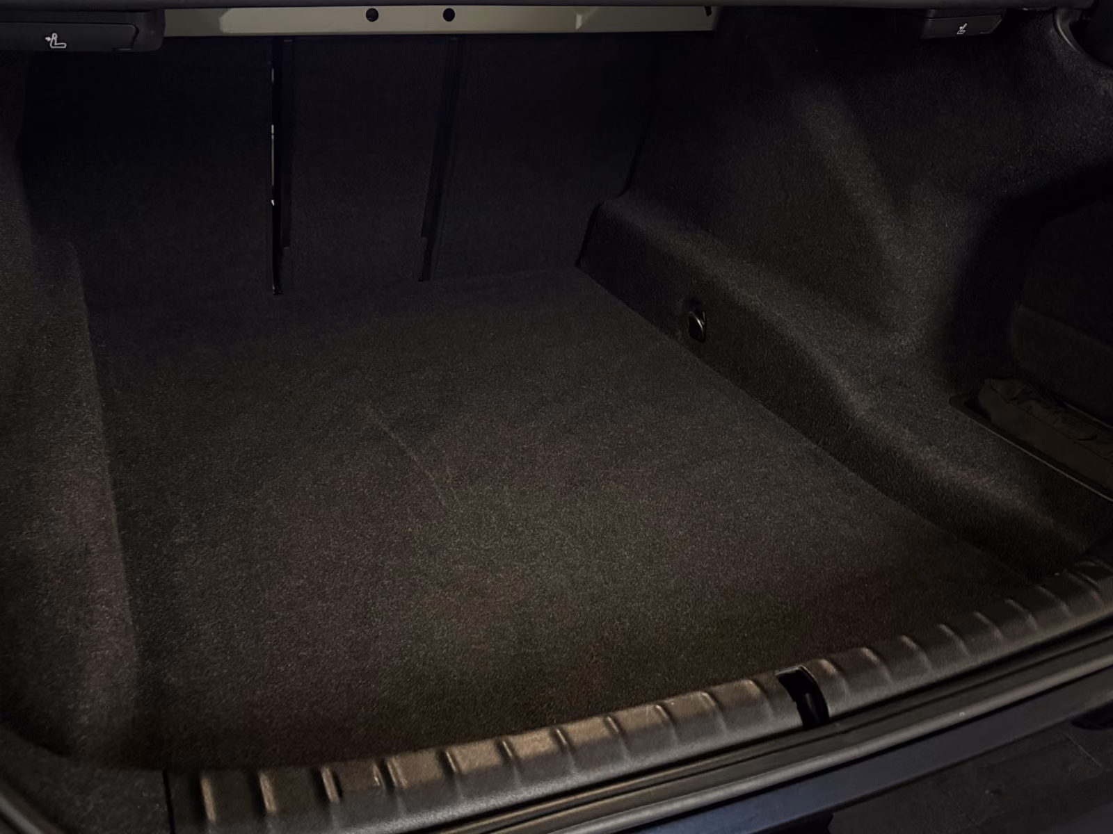 BMW 530i Limousine M Sport AHK Laser Assist 1 Hand