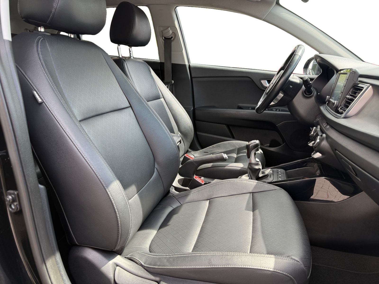 Fahrzeugabbildung Kia Rio 1,0 TGDI Silber ISG*RKF*DAB