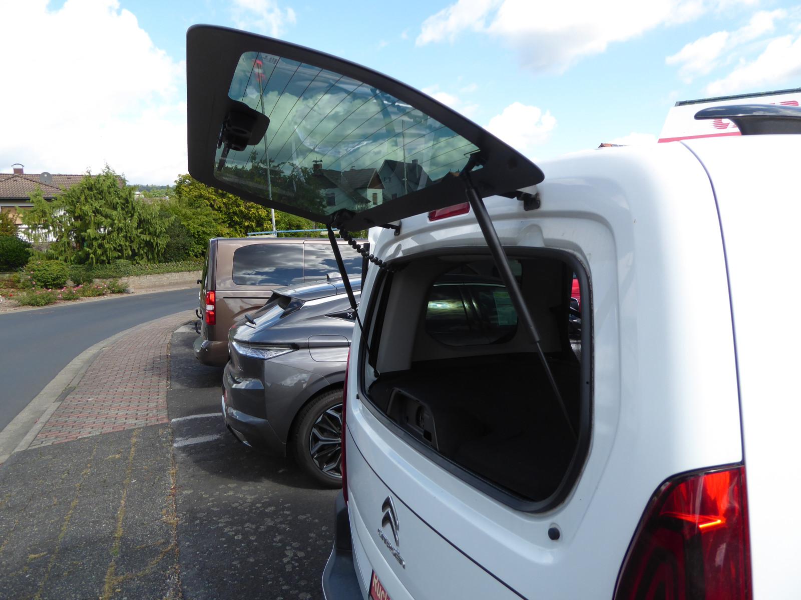Citroën Berlingo Shine Blue HDI 131+Panorama+AHK