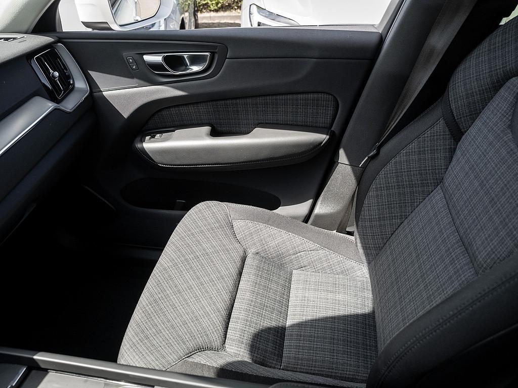 Volvo XC60 B4 Momentum Pro, миниатюра 20