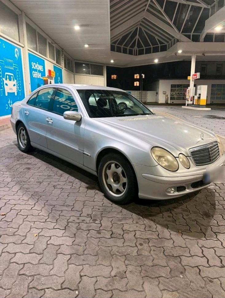 Mercedes-Benz E 220