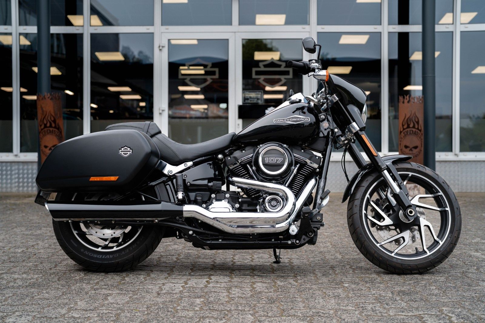 Fahrzeugabbildung Harley-Davidson FLSB Sport Glide Softail