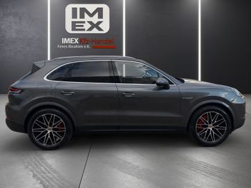 Porsche Cayenne - 4