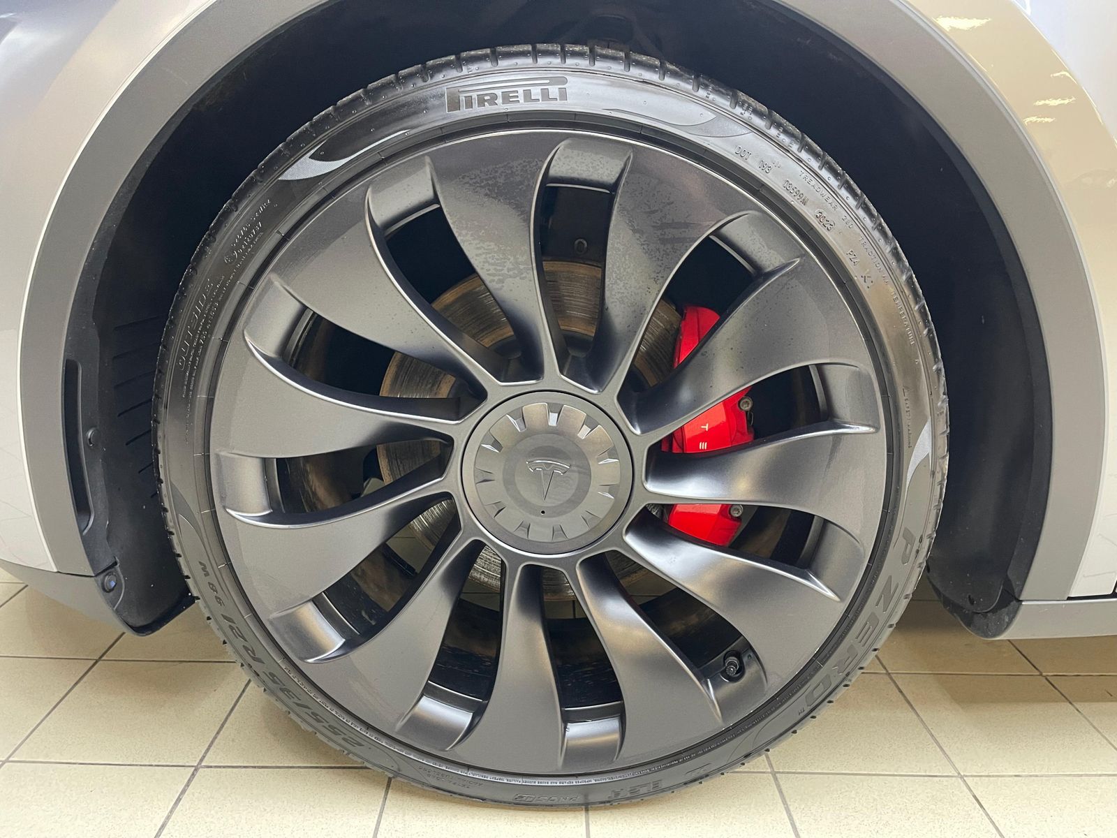 Fahrzeugabbildung Tesla Model Y Long Range Perform AWD+AHK+PANO+LED+ACC+