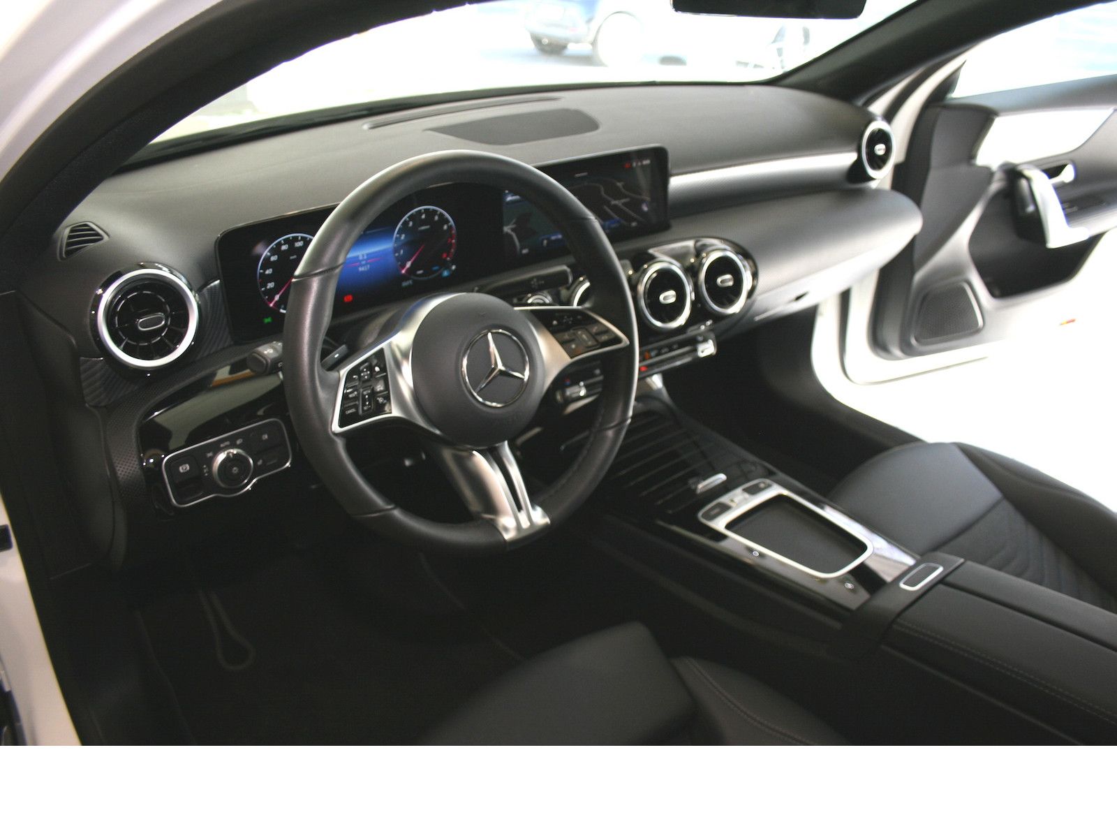 Fahrzeugabbildung Mercedes-Benz A 180 Progres. Line Advanced *Pano-Dach*Winter-P