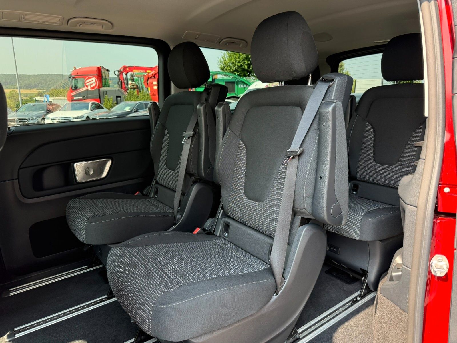 Fahrzeugabbildung Mercedes-Benz V 220 d STYLE AHK2,5to DISTRONIC LED elekt Türen