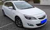 Opel Astra Sports Tourer 2.0 CDTI Sport - ILS, AGR - Opel Astra aus 2011 mit Diesel-Antrieb