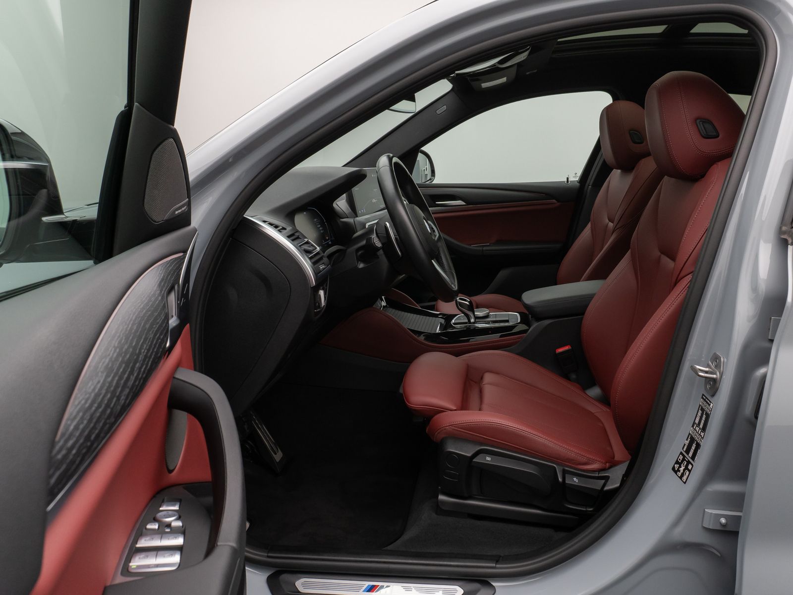 Fahrzeugabbildung BMW X4 xD30i M Sport Panorama 360°DAB H/K AHK Komfor