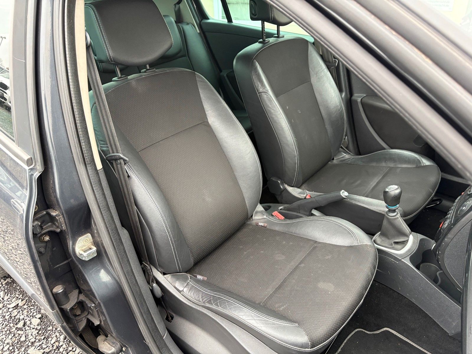 Fahrzeugabbildung Renault Clio III Exception 1.5 dCi Klima Leder TÜV 08/26