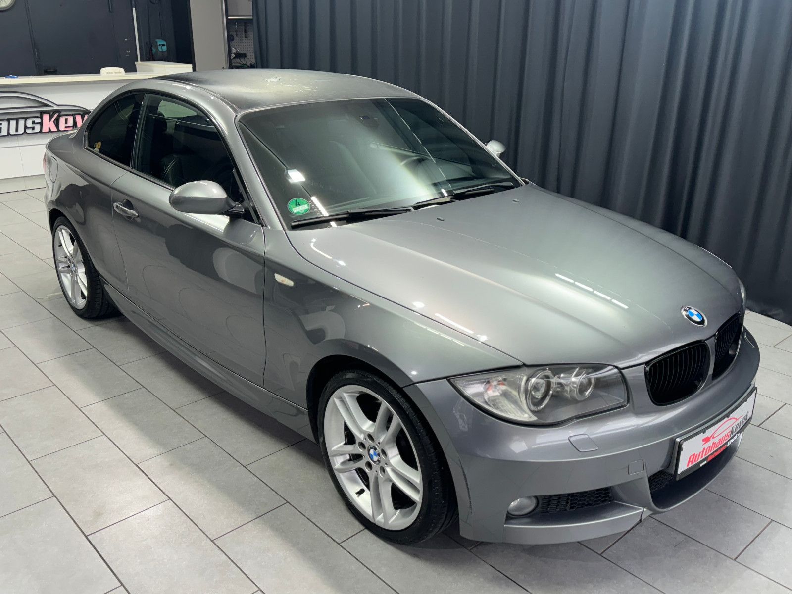 Fahrzeugabbildung BMW 123d Coupe|M-PAKET|AUTOMATIK|XENON|HIFI