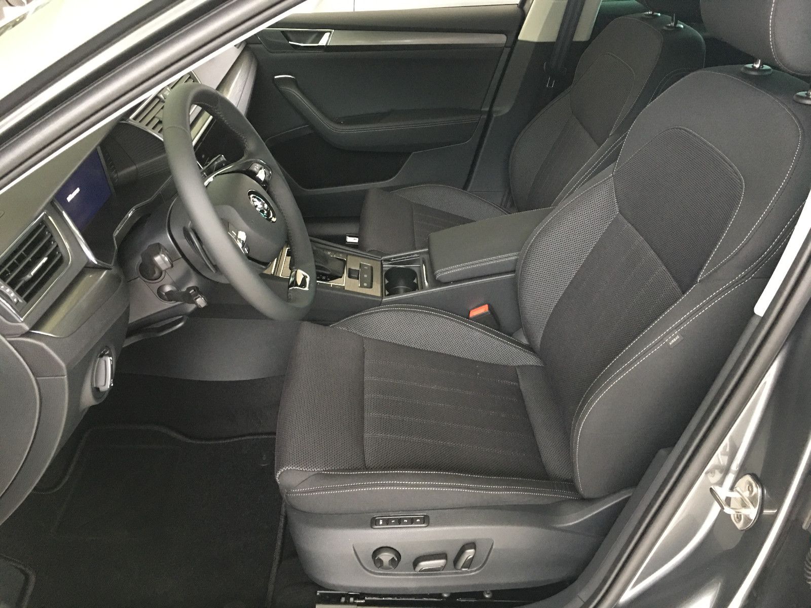 Superb Combi Style 2,0 TDI DSG AHK Standheizung