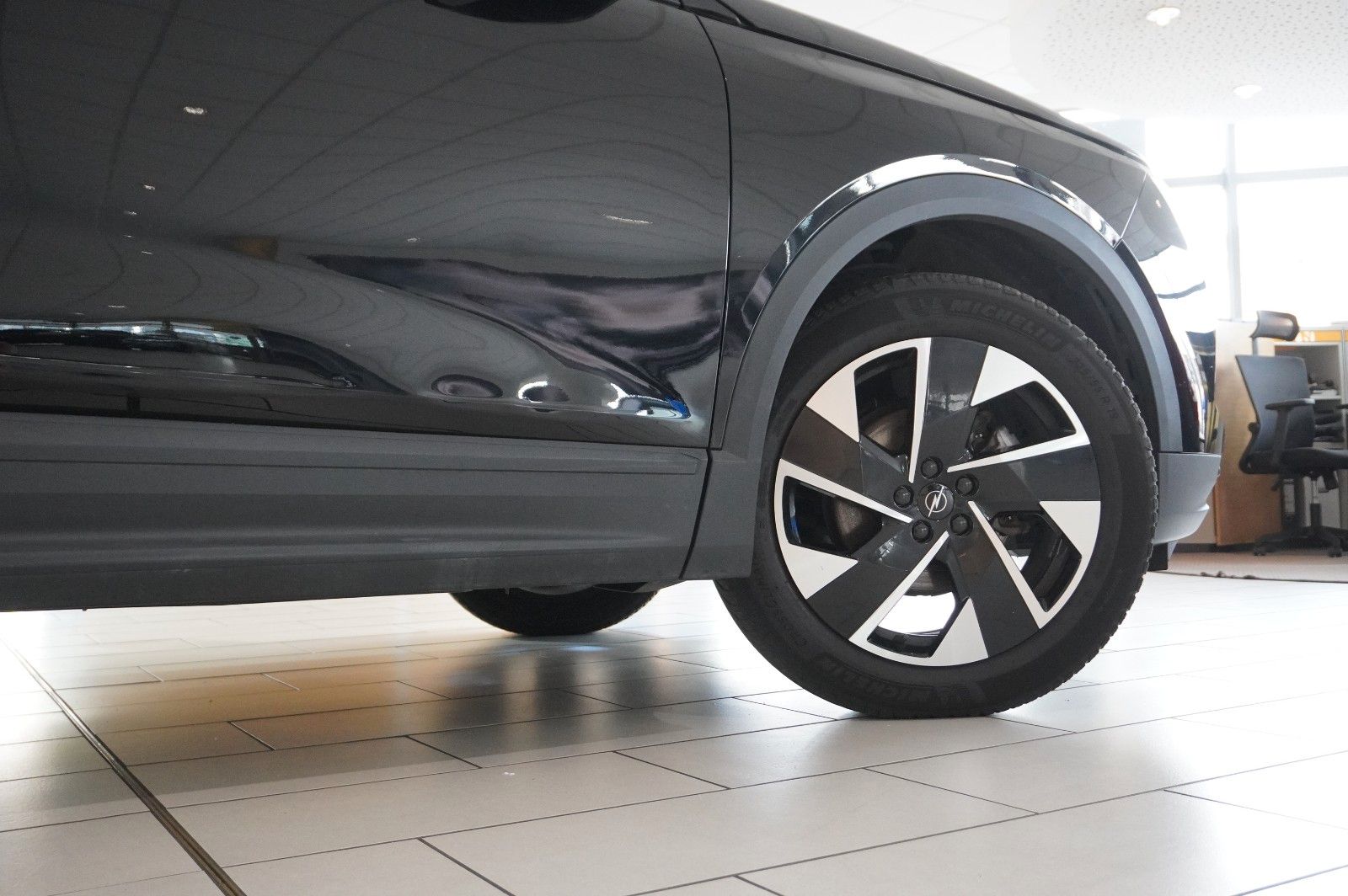 Fahrzeugabbildung Opel Grandland 1.2 48V HYBRID NAVI/LED/KAMERA/DAB+