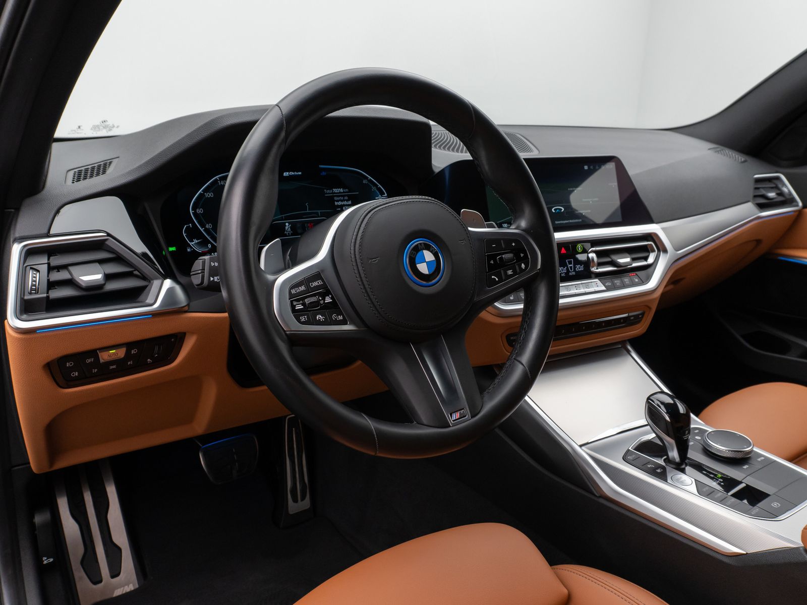 Fahrzeugabbildung BMW 330e  M Sport Kamera Laser HUD DAB HiFi Komfort