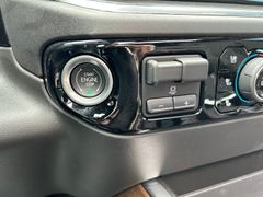 Fahrzeugabbildung Chevrolet Silverado High Country 6.2 V8 Black-Package LPG