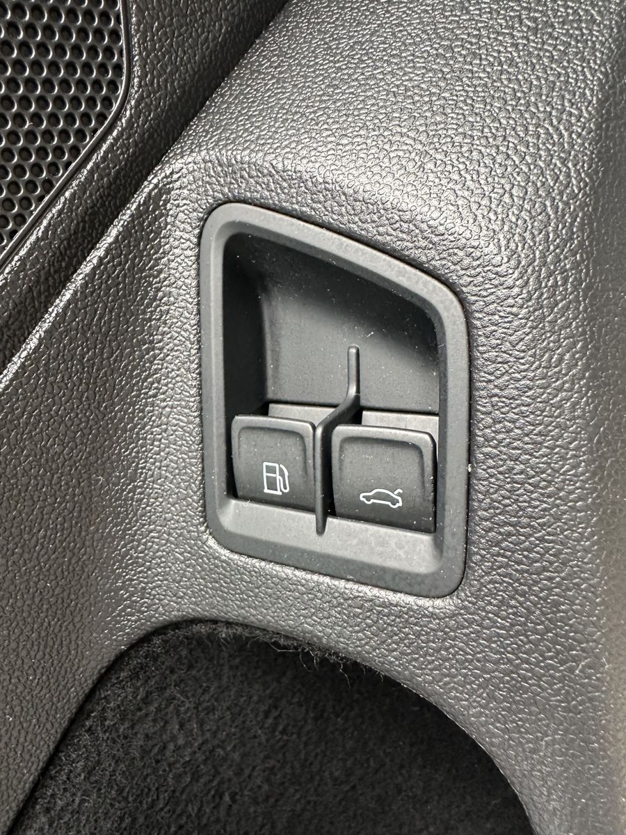 Fahrzeugabbildung Volkswagen Passat Variant GTE NAV+LED+PANO+AHK+STANDHEIZUNG
