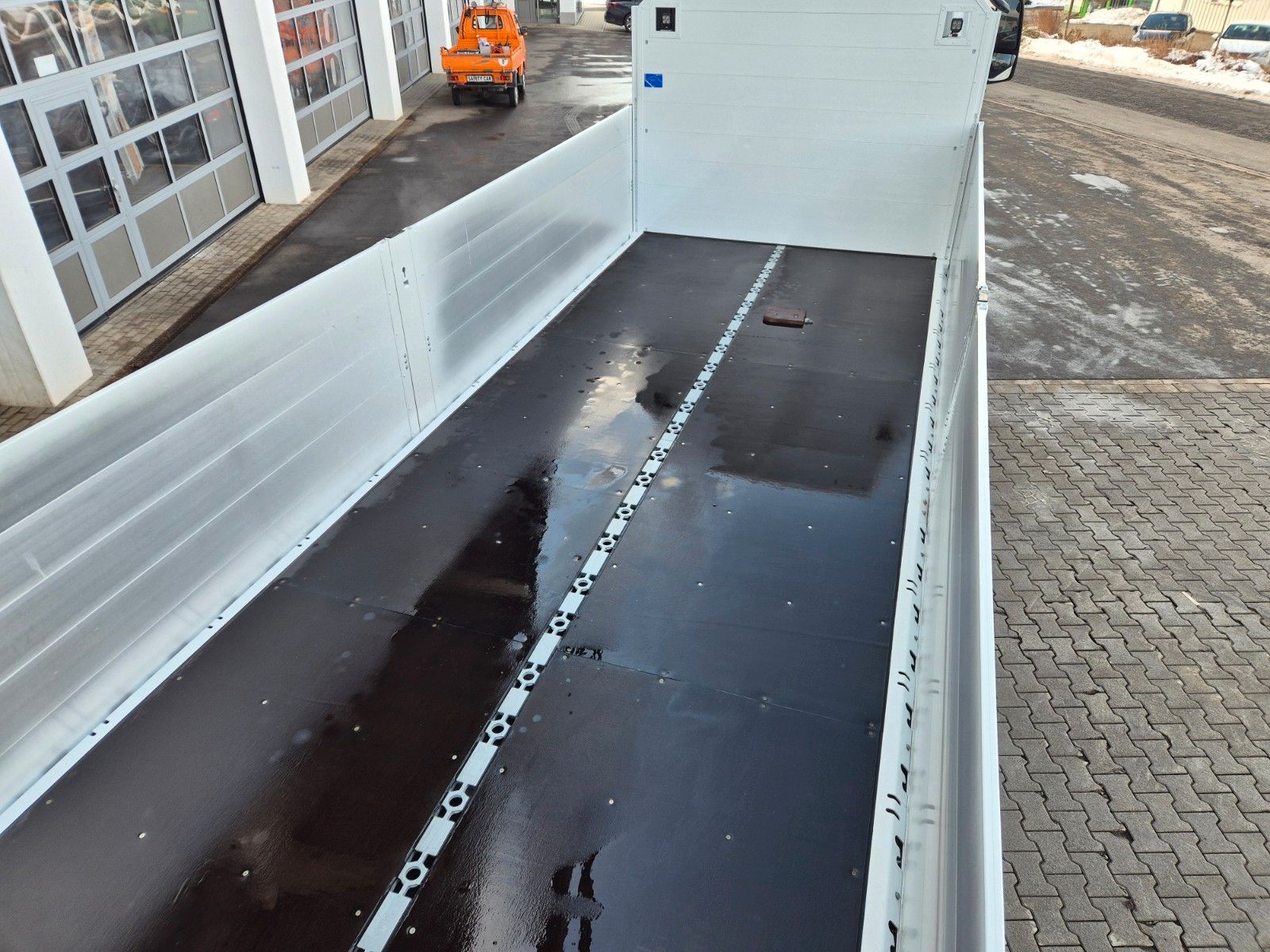 Fahrzeugabbildung Iveco X-Way 530 6x2 Palfinger PK 20.501L TEC3 Navi