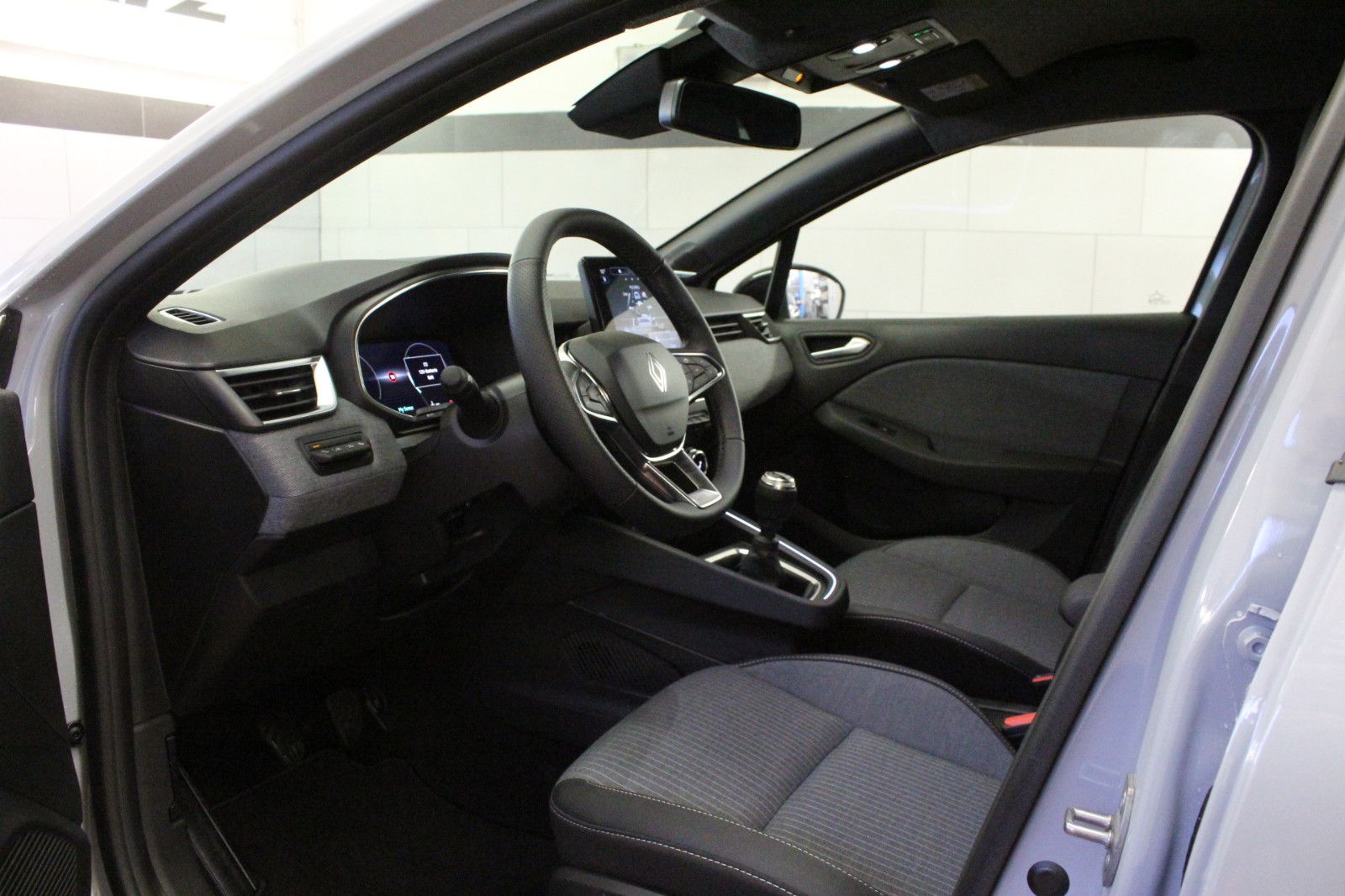 Fahrzeugabbildung Renault Clio TCe 90 Techno *Look-Paket*Winter-Paket*Bose