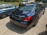 Mercedes-Benz E 63 AMG S - TÜV bis 07/2028, Top !!! - blaue Mercedes-Benz E 63 AMG