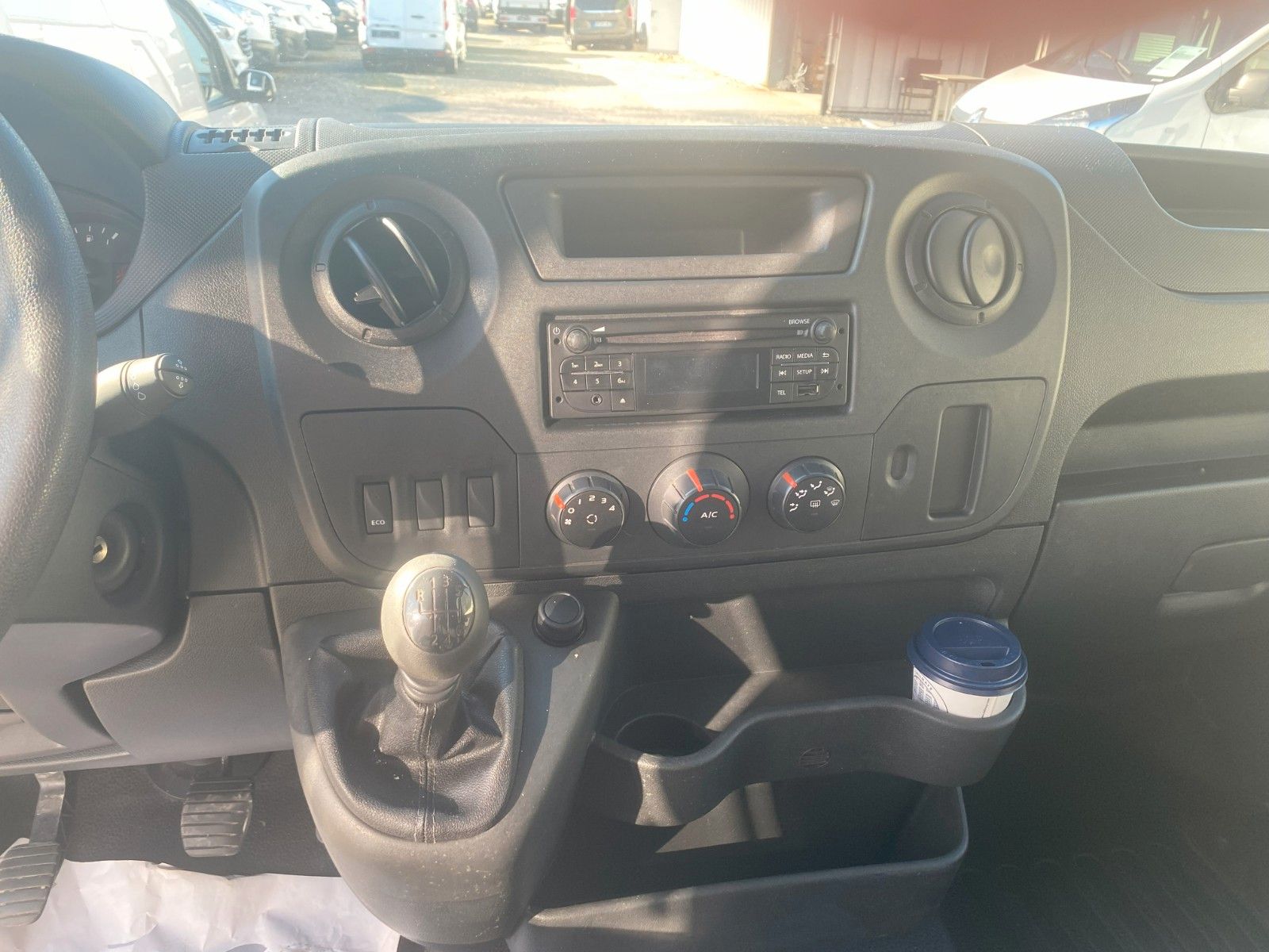 Fahrzeugabbildung Renault Master III PritscheDoka,AHK1Hd,Laubschutzugitter