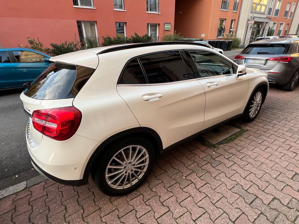 Image of Mercedes-Benz GLA 200