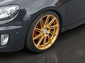 Volkswagen Golf - 10