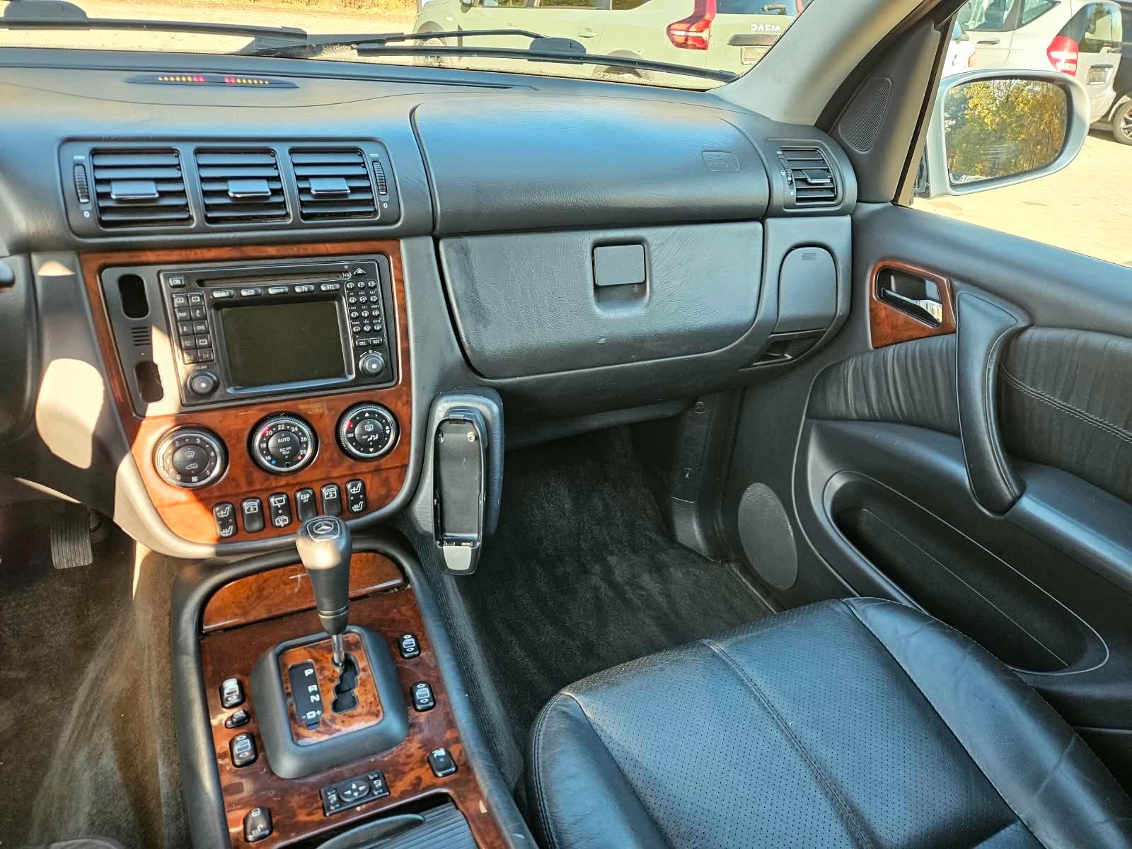 Mercedes-Benz ML270 2004 — photo 11