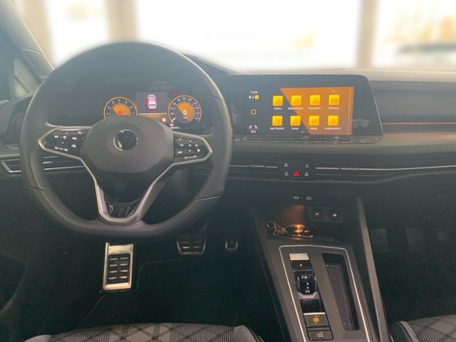 Fahrzeugabbildung Volkswagen Golf R-Line 1,5 l eTSI OPF 110 kW (150 PS) 7-Gan