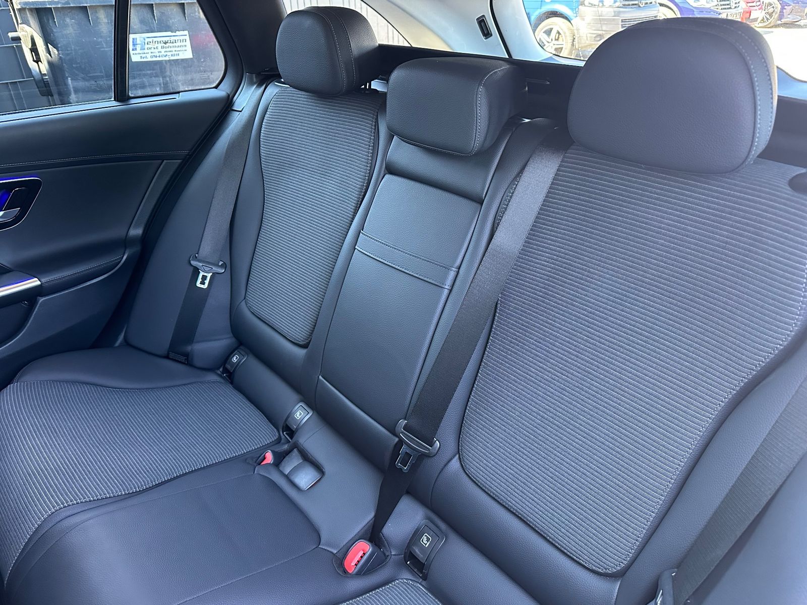 Fahrzeugabbildung Mercedes-Benz C 300 d T Avantgarde NAV+LED+AHK+DISTRONIC+18ZO