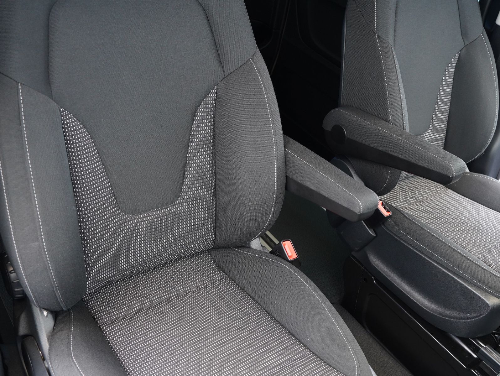 Fahrzeugabbildung Pössl VANSTAR Vito Tourer 119 CDI Pro 4x4 lang