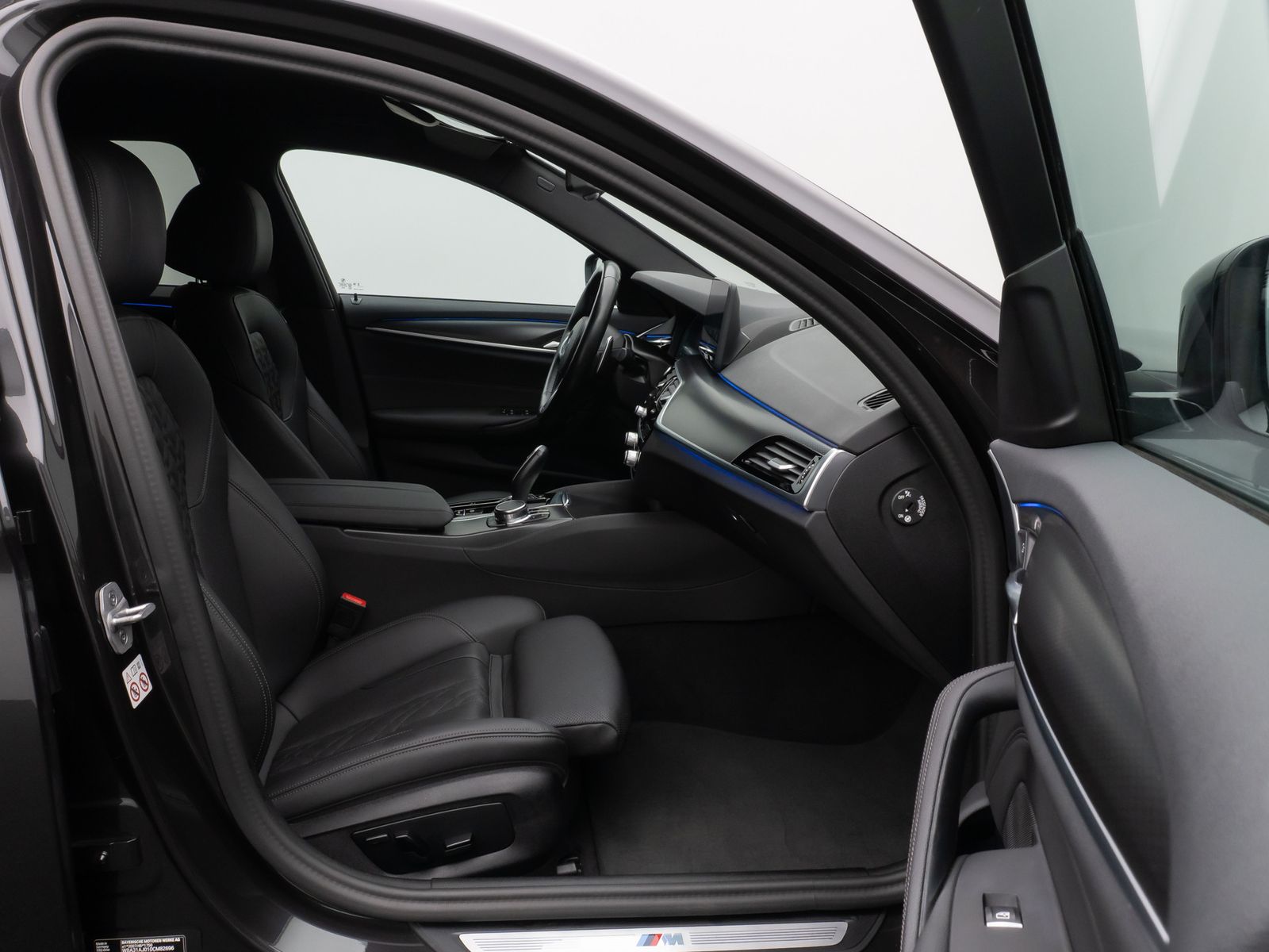 Fahrzeugabbildung BMW 530d xD M Sport DAB CockPitPro PDC Alarm 20Zoll
