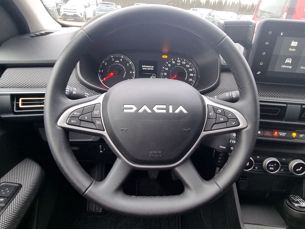 Fahrzeugabbildung Dacia Sandero Stepway Expression TCe 90