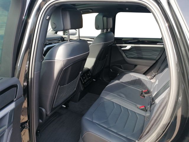 Touareg Elegance 3.0 eTSI 4M HEAD-UP+LUFT+PANO+