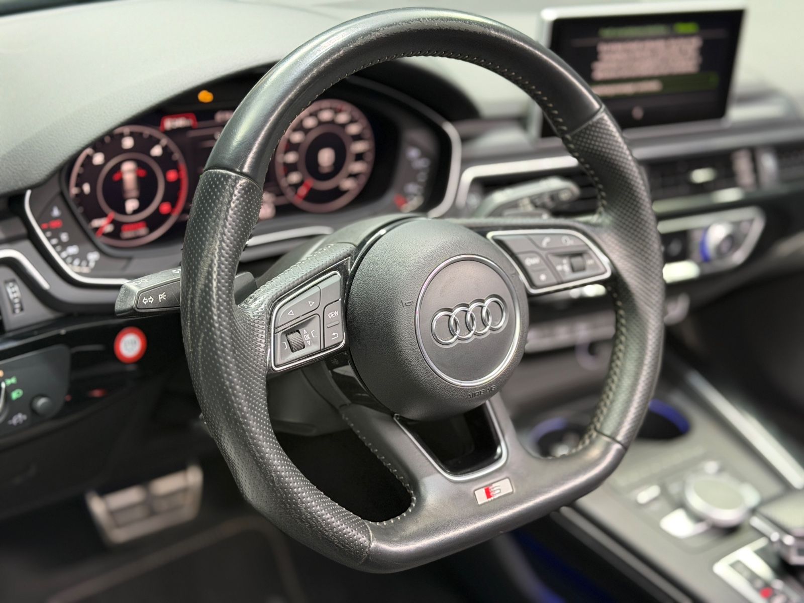 Fahrzeugabbildung Audi A4 Avant quattro sport|3xS-LINE|XENON|NAVI|VOLL