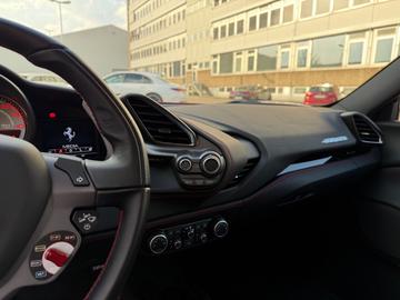 2018 Ferrari 488 GTB — миниатюра 13
