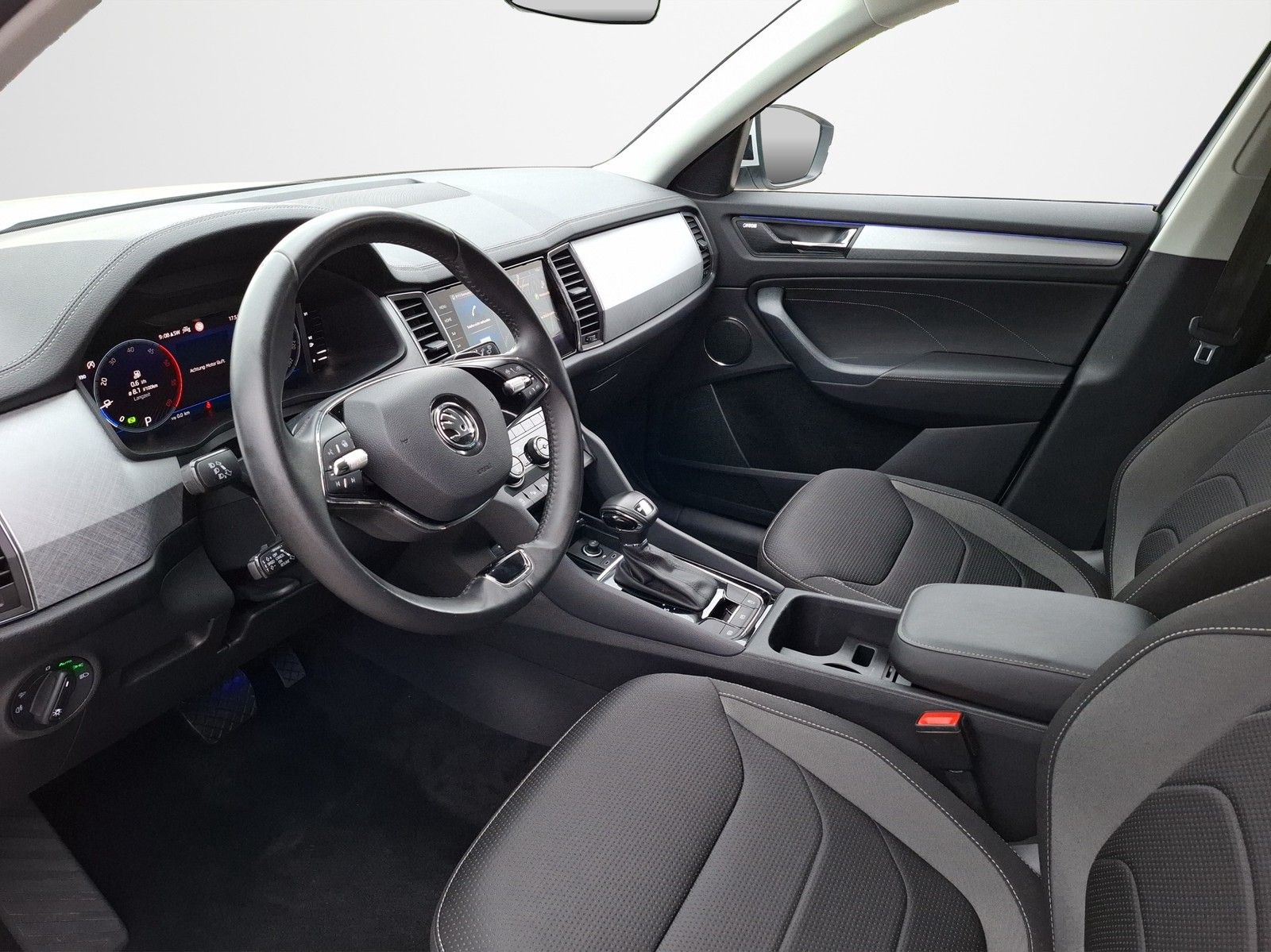 SKODA Kodiaq 2.0 TDI Tour 4x4 DSG / AHK / ACC / NAVI / - Image 9