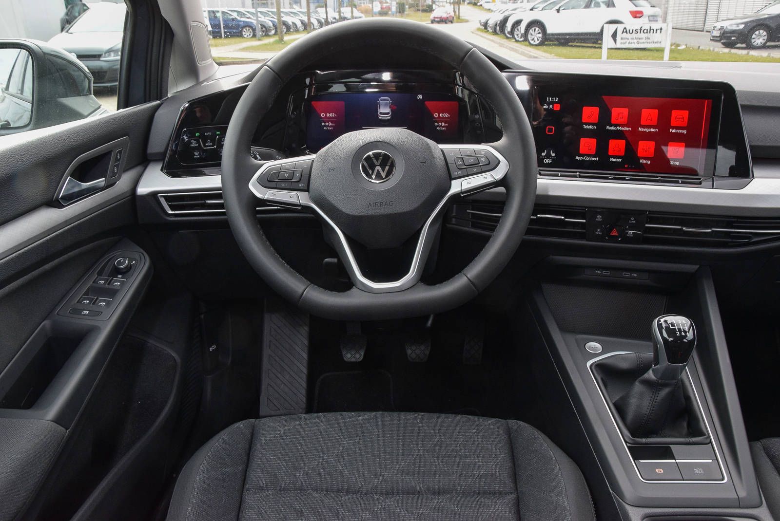 Fahrzeugabbildung Volkswagen Golf VIII Life 2.0 l TDI SCR 6-Gang Navi